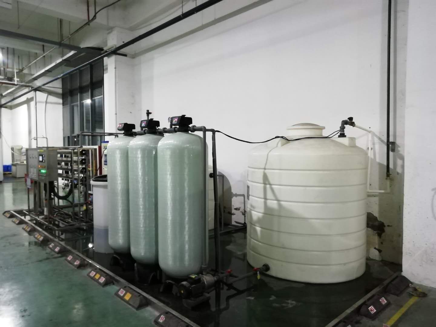 反滲透設(shè)備